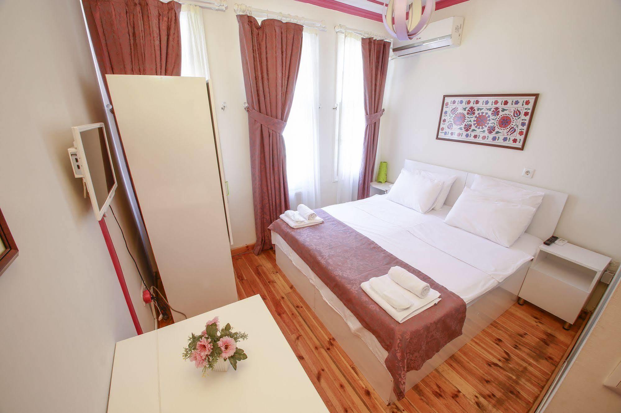Lale Inn Ortakoey Istanbul Exterior foto