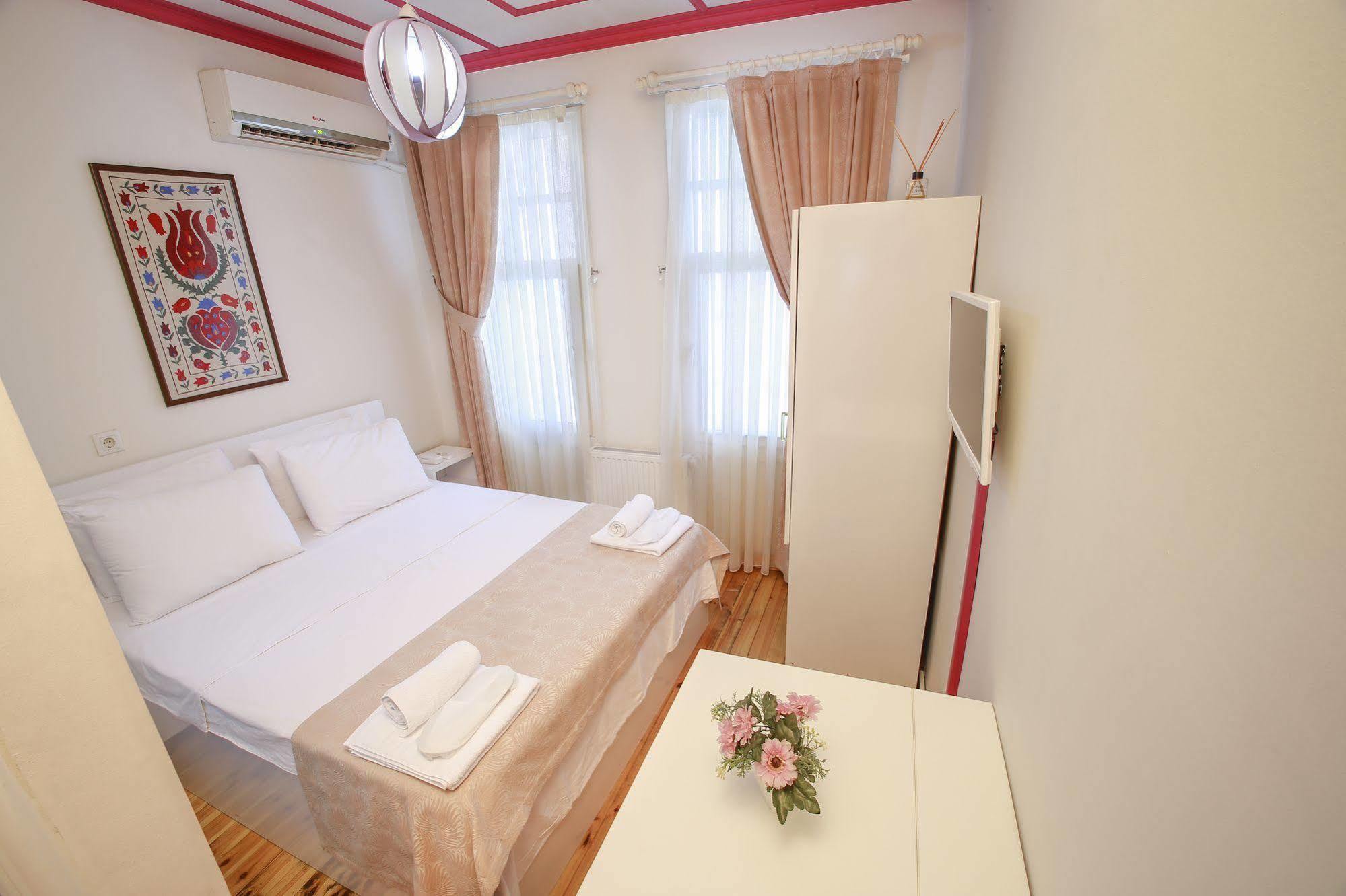 Lale Inn Ortakoey Istanbul Exterior foto